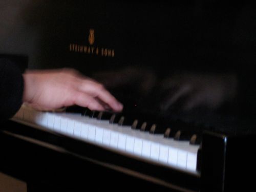 piano hand